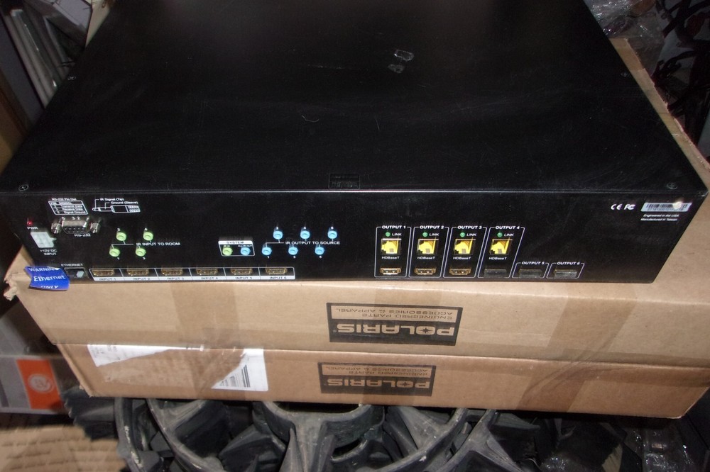 Binary Matrix Switcher B-520-MTRX-230-6X4+2