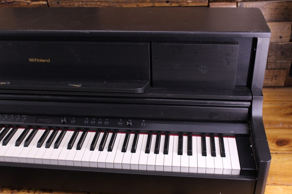 Roland LX705 Digital Piano ISSUE