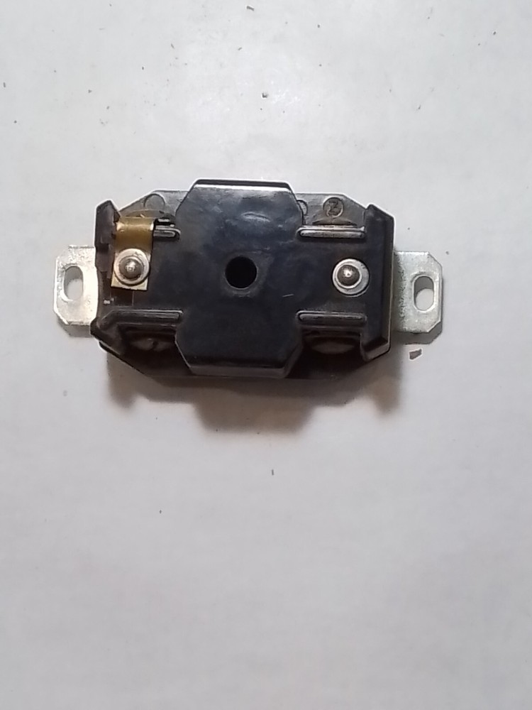 Hubbell 2740 Twist Lock (SP476)