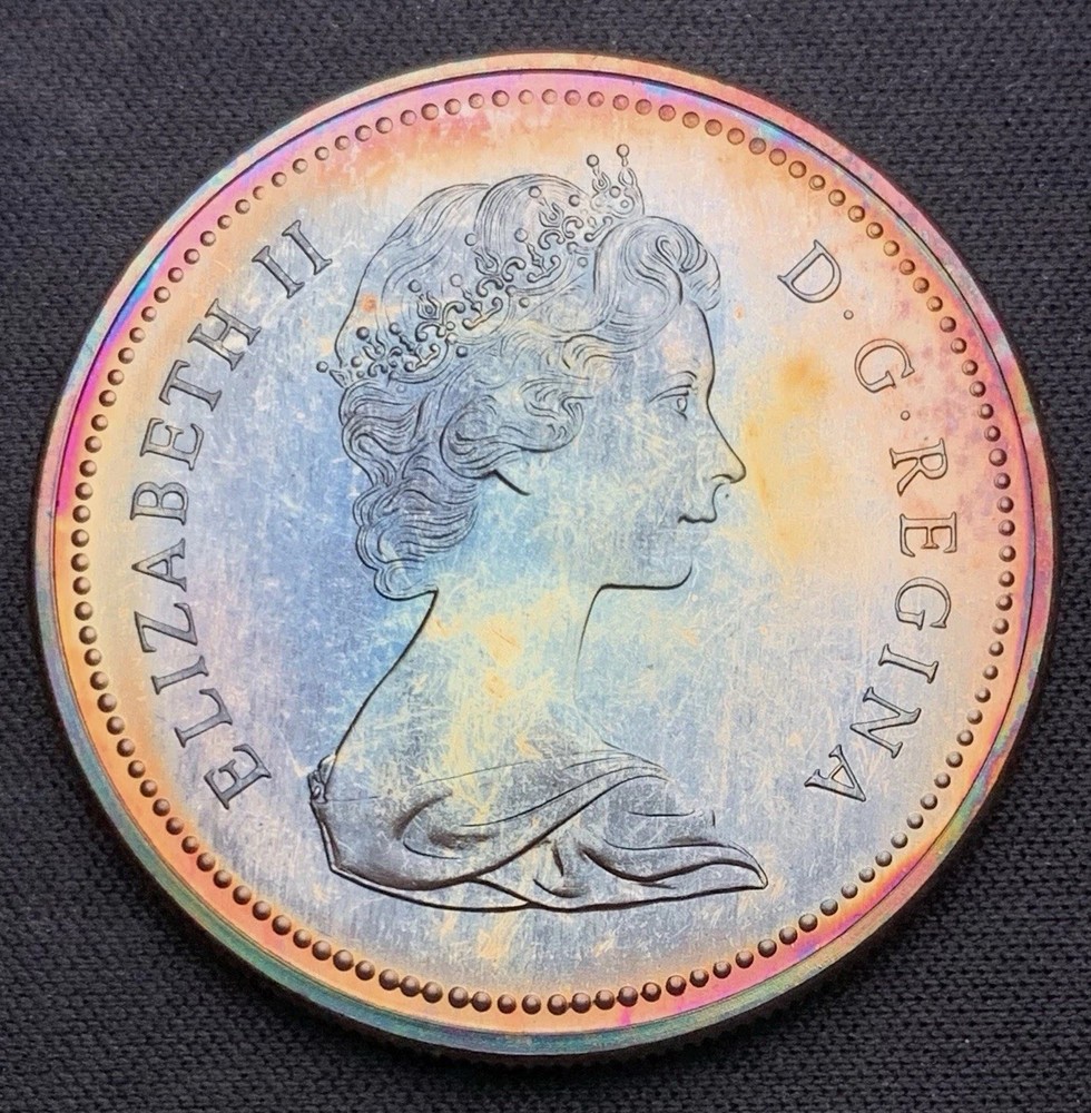 1972 Canada Silver Dollar $1 - Lightly Toned