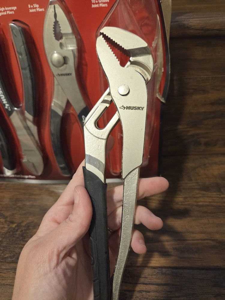 Husky 4-Piece Pliers Set..
