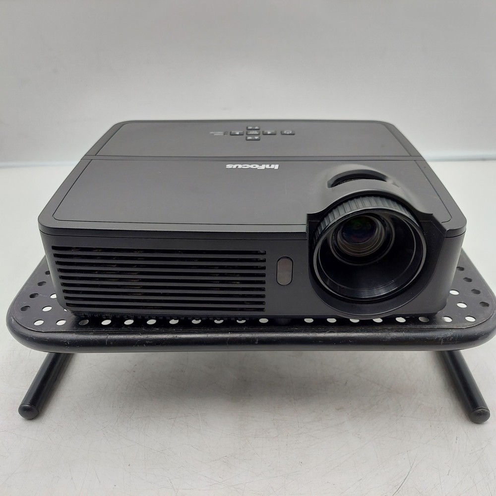 InFocus IN114 DLP Projector - 3282 Hours