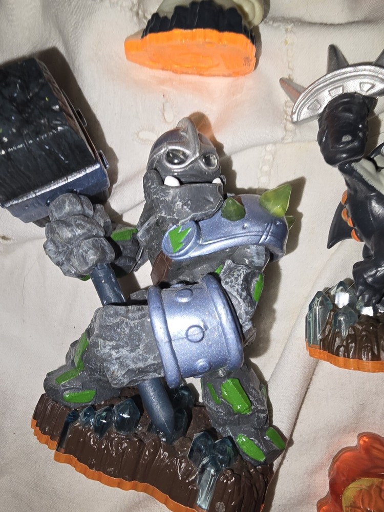 Skylander Giants 6 Figure Lot