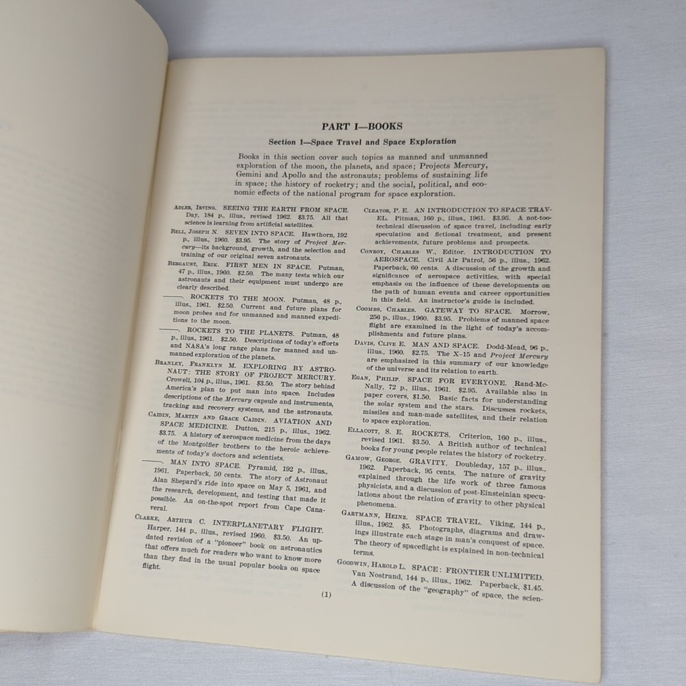 NASA AERONAUTICS AND SPACE BIBLIOGRAPHY SECOND EDITION SECONDARY GRADES Saturn V