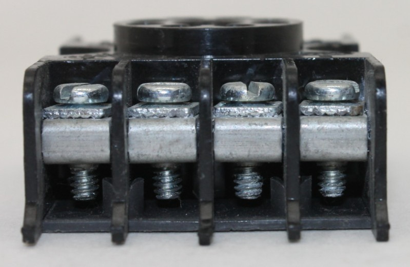 RDI SM8 8 Pin Relay Socket