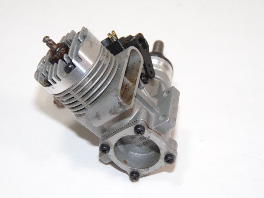Thunder Tiger .15 Model Airplane Engine Very Clean