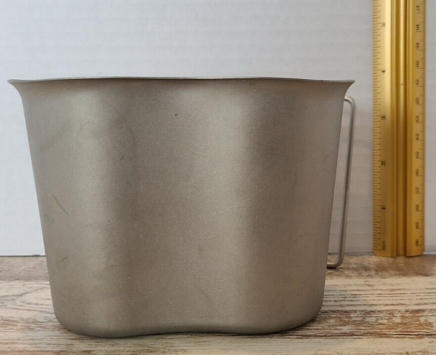 U.S. Military Canteen Cup with Wire Handle