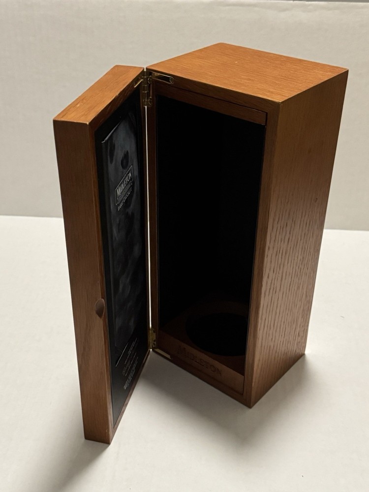 Midleton Barry Crockett Legacy – Wooden Presentation Box (EMPTY)