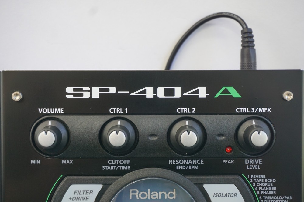Roland SP-404A Linear Wave Sampler Black Production Sampler / Drum Machine