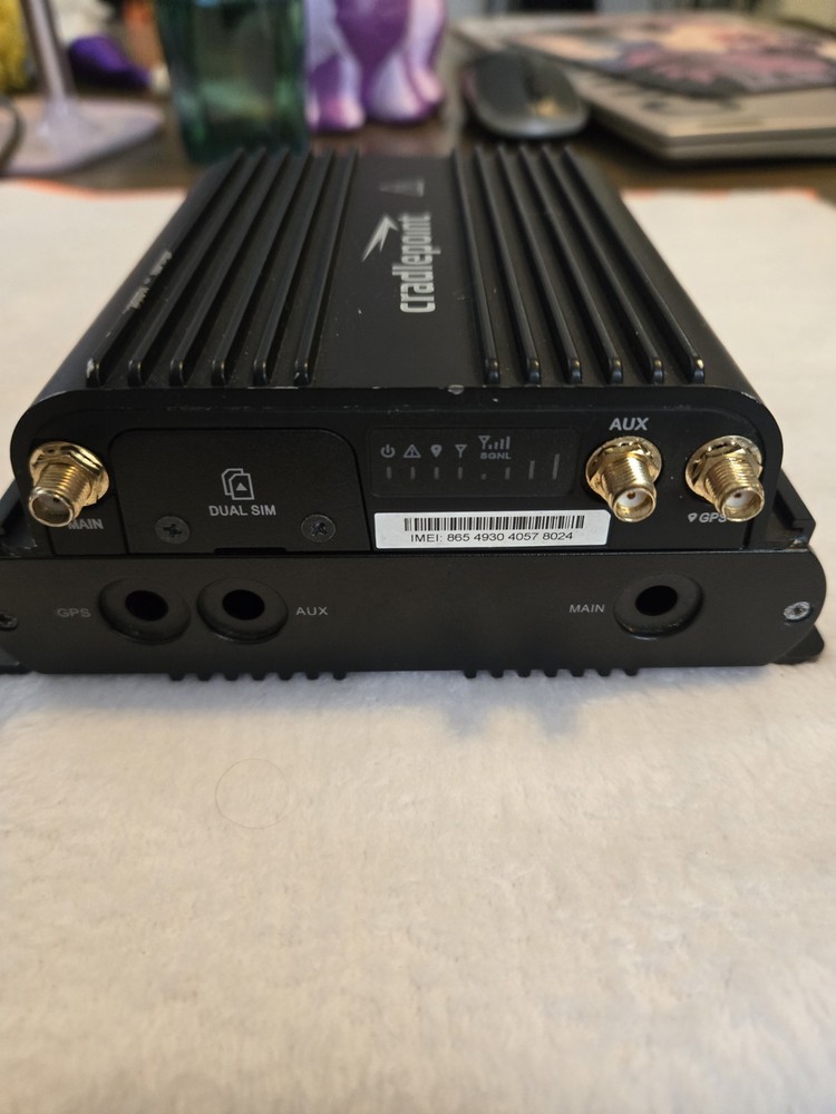 cradlepoint ibr900-600m With Cor Extensibility Dock