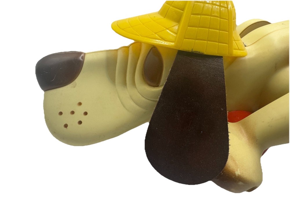 Vintage 1970s Hasbro Digger The Hound Dog Sleuth Detective Pull String Toy