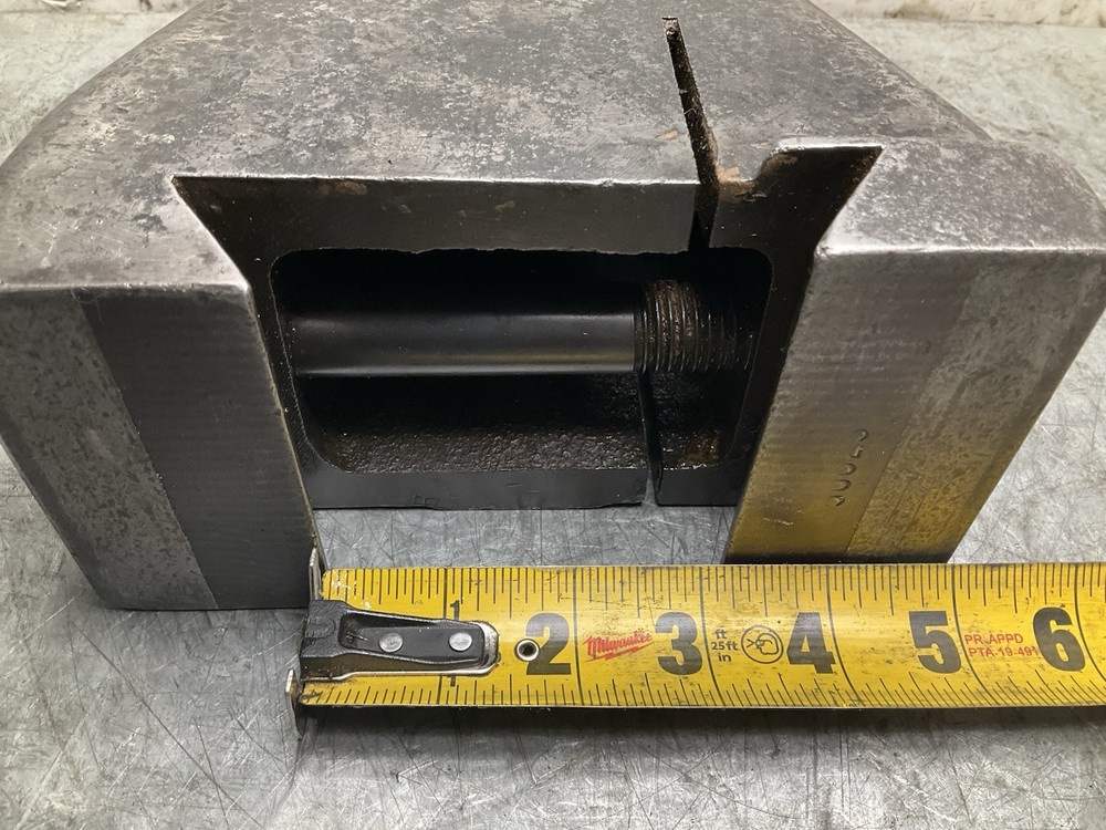 Cincinnati 1M Horizontal Milling Machine Overarm Support