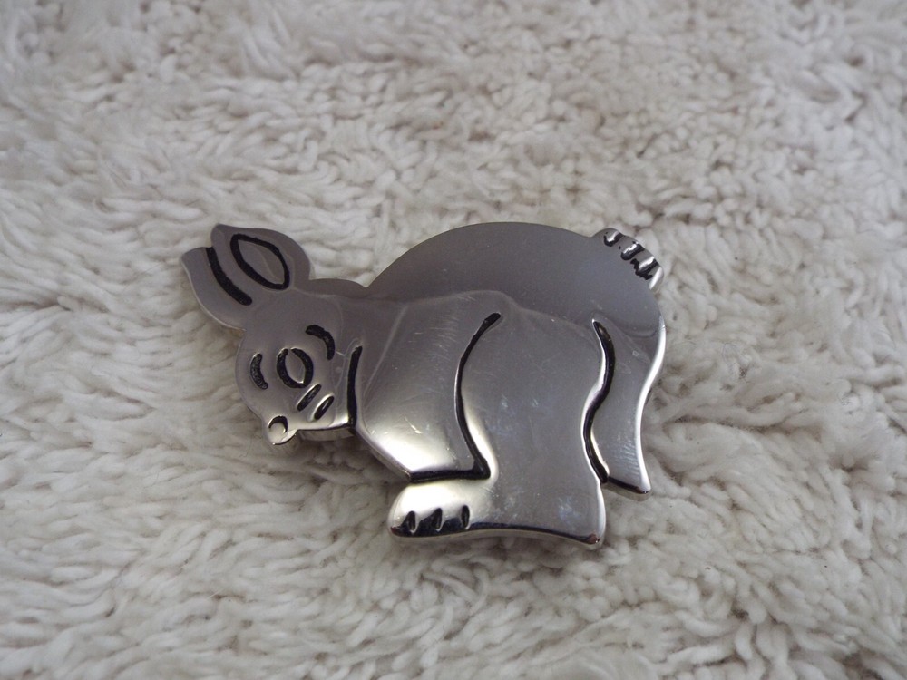 Silvertone Rabbit Pin (D2)