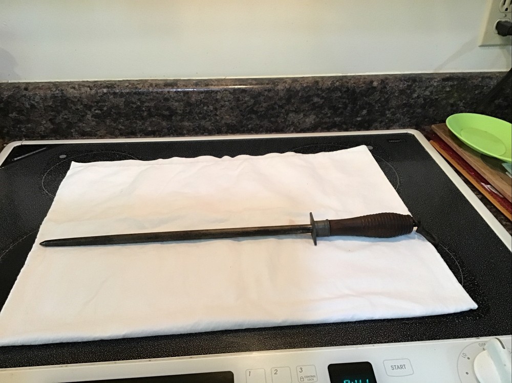 Vintage Lee’s smooth sharpening steel wood handle & loop 19 in. long