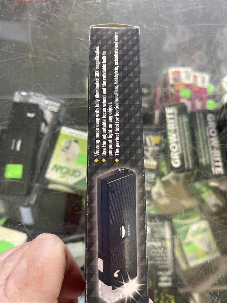 Grower’s Edge 30x Lighted Microscope ￼