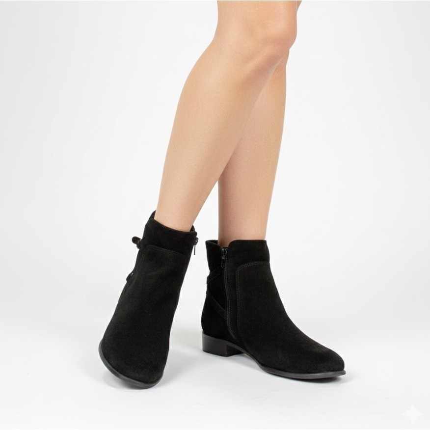 La CANADIENNE Black Leather Booties
