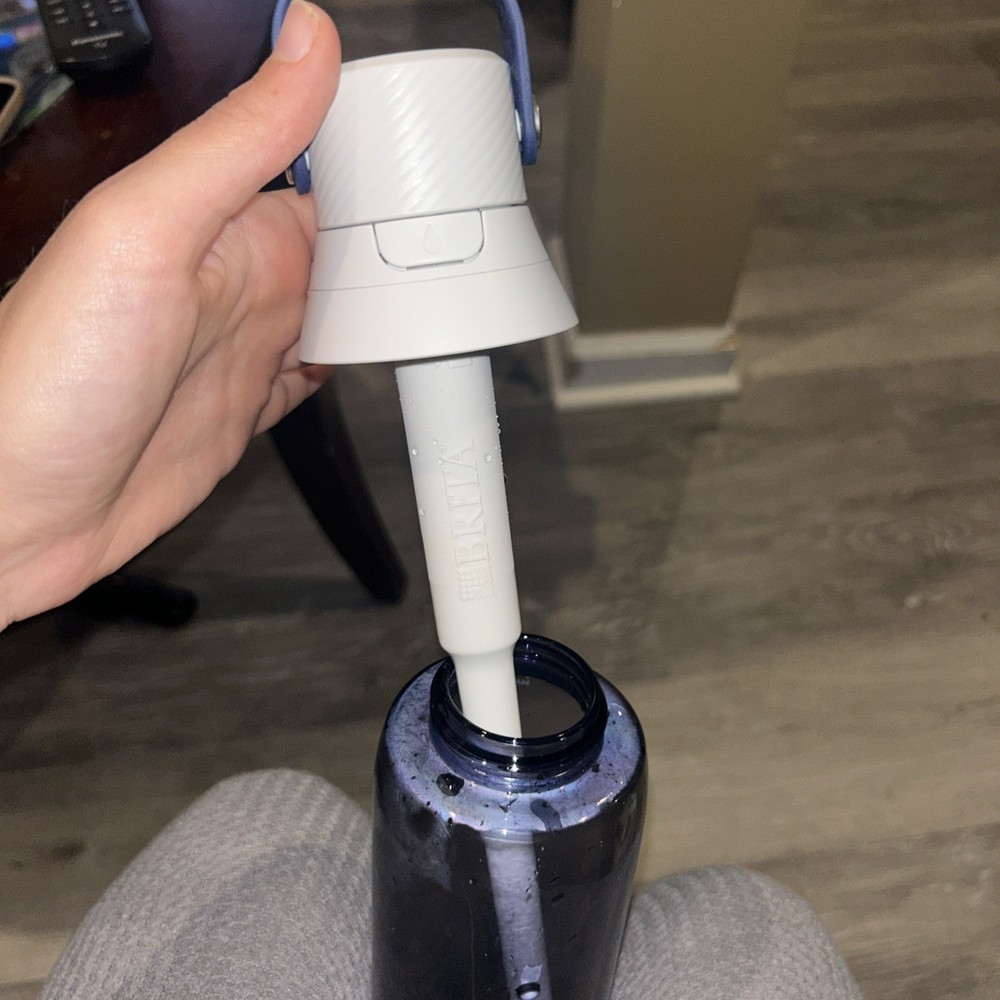 BRITA FILTERING WATER BOTTLE Blue