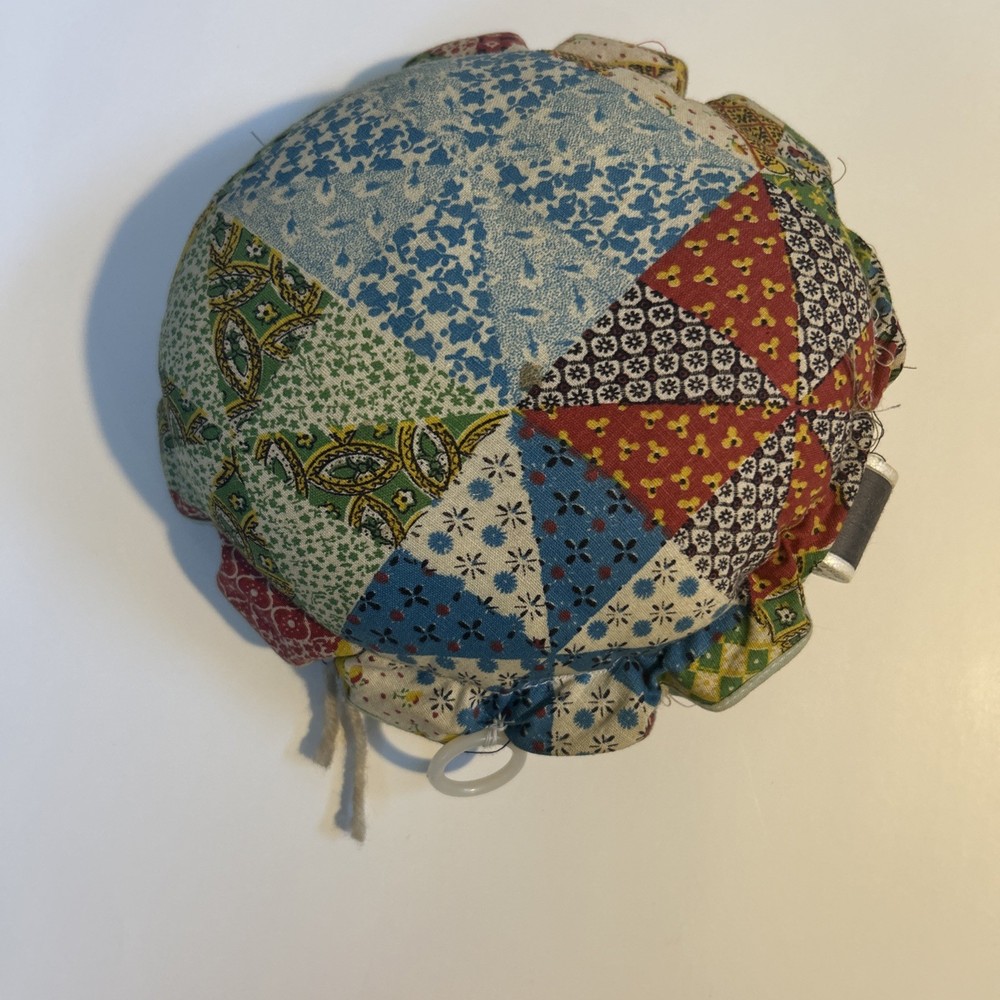 VINTAGE PIN CUSHION & THREAD HOLDER