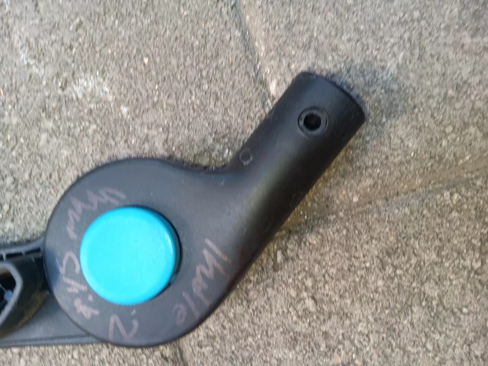 Thule Urban 2 Glide LEFT SIDE SWAY HANDLE INSERT PART REPLACEMENT.