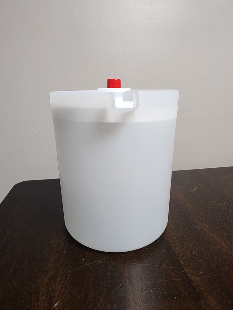 Tupperware 65th Anniversary 1.5 Quart Pitcher Clear with Push Button Lid 1575-6