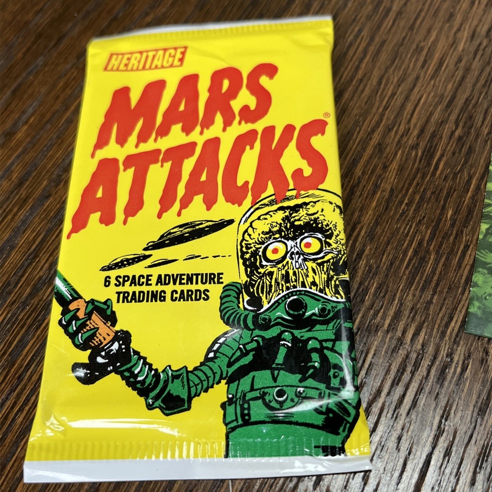 2012 MARS ATTACKS HERITAGE 55 BASE 10 SCENES 15 UNIVERSE 2 WRAPPERS 80 TOTAL