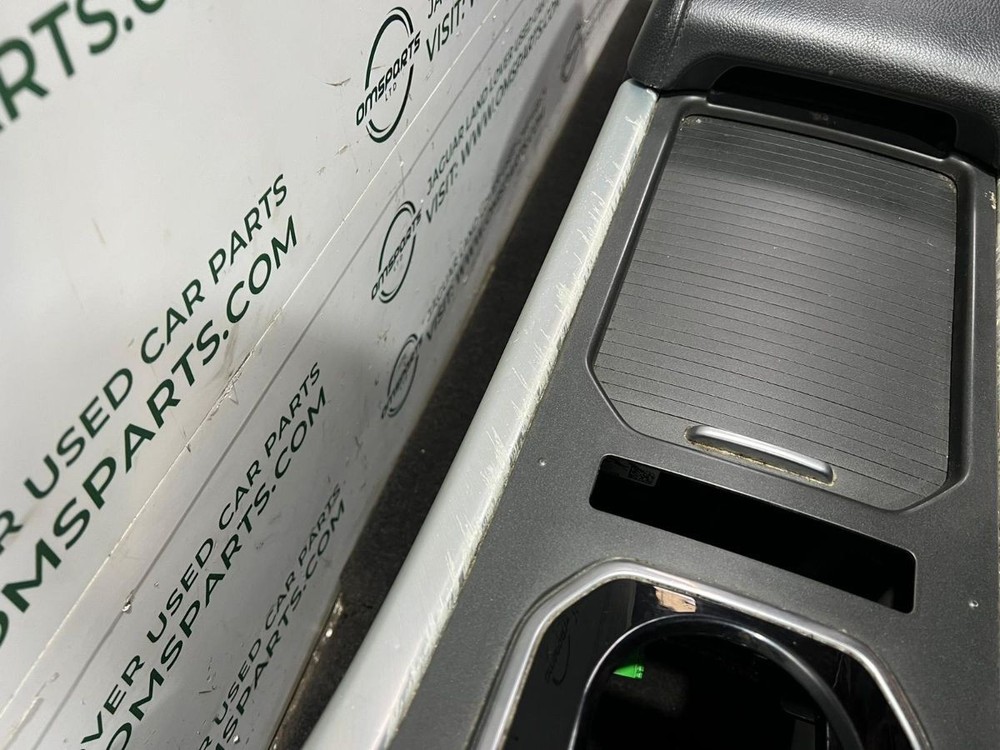 RANGE ROVER EVOQUE L538 CENTRE CONSOLE WITH ARMREST