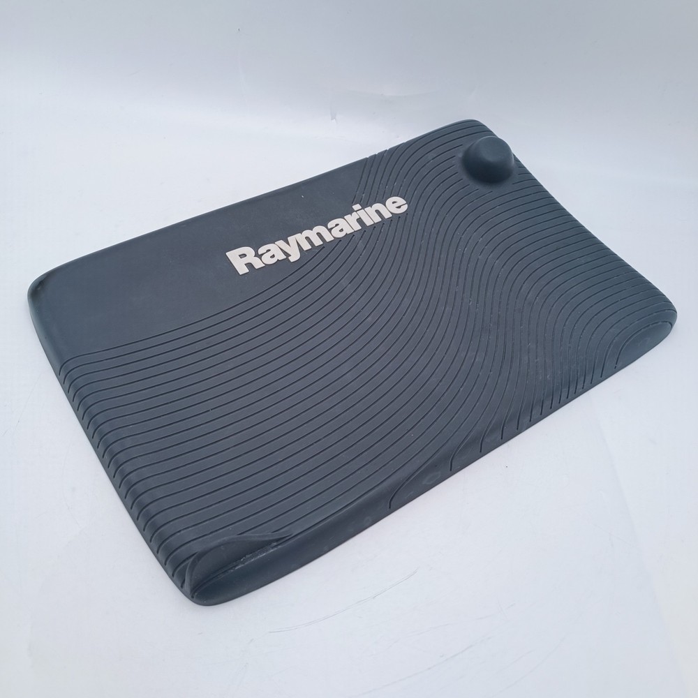 Raymarine e125 HybridTouch MFD Display Chartplotter Radar Display E70023 & Cover