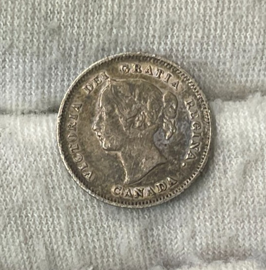 1900 Canada 5 Cents Silver Coin Great Condition