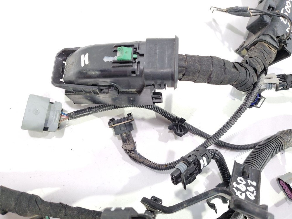 2011 Hyundai Genesis OEM 3.8L Automatic Engine Harness One Broken Wire