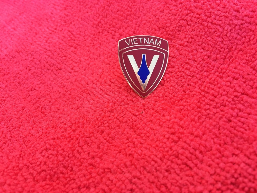 USMC 5TH DIVISION VIETNAM HAT/LAPEL PIN