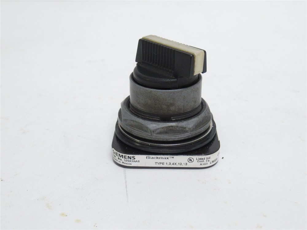 233187 Used; Siemens 52SX2AAB Maintain Selector Switch