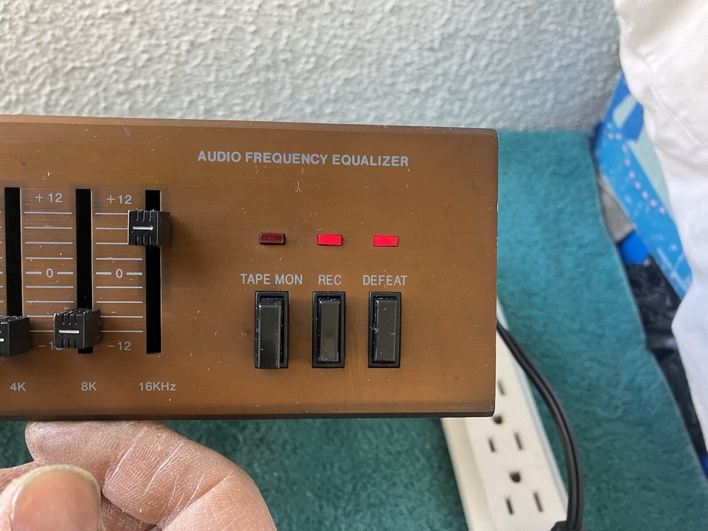 Vintage Coustic Audio Frequency Equalizer HEQ 7000A