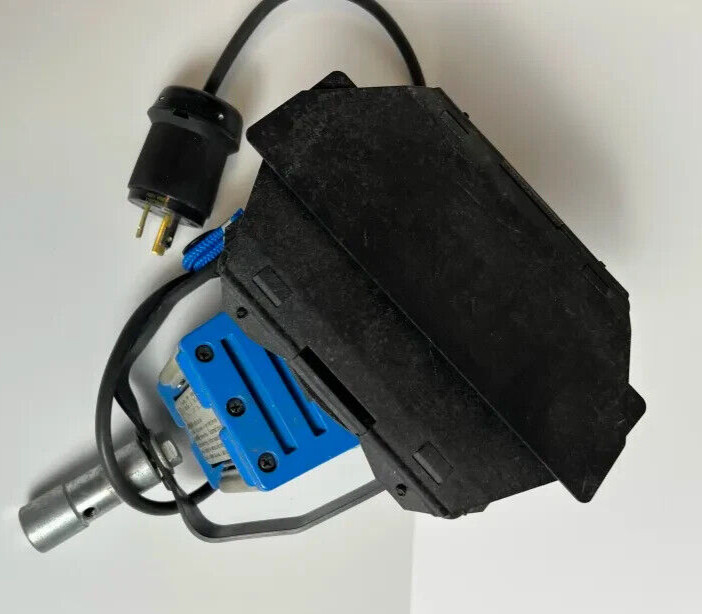 Arri 300 Plus Studio Light With Barn Doors & Bulb