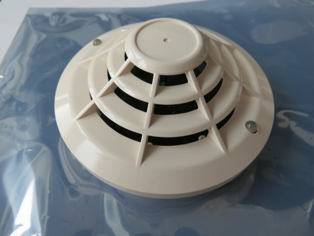 SYSTEM SENSOR 5251REM HEAT DETECTOR FREE SHIP