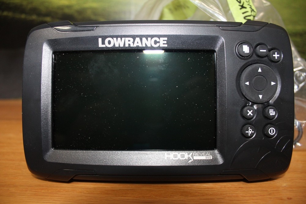 lowrance fish finder