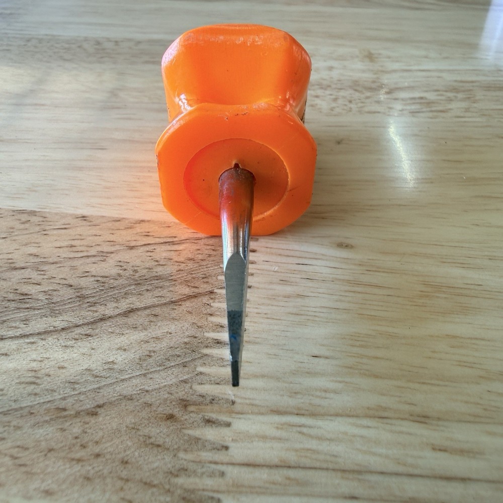 Snap On Tools Vintage Screwdriver SDD1 Orange Hard Handle Stubby Short Flat Head