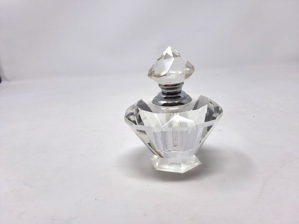 Facetted Perfume Bottle with Screwtops 7cms