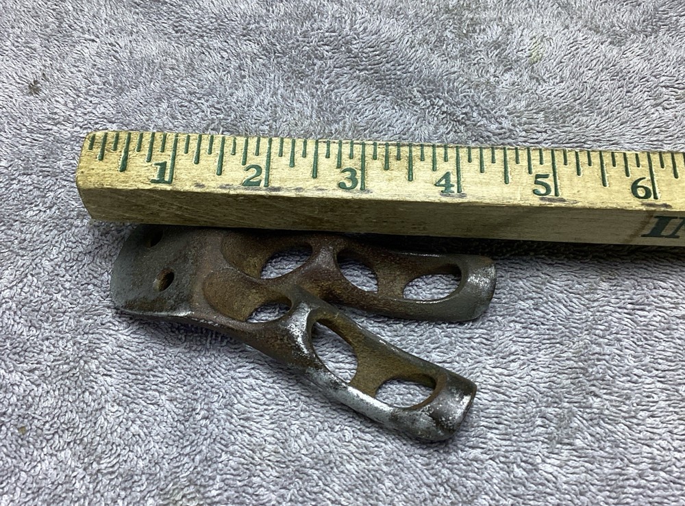 2 VTG. CAST IRON 3 FLAG WALL BRACKETS