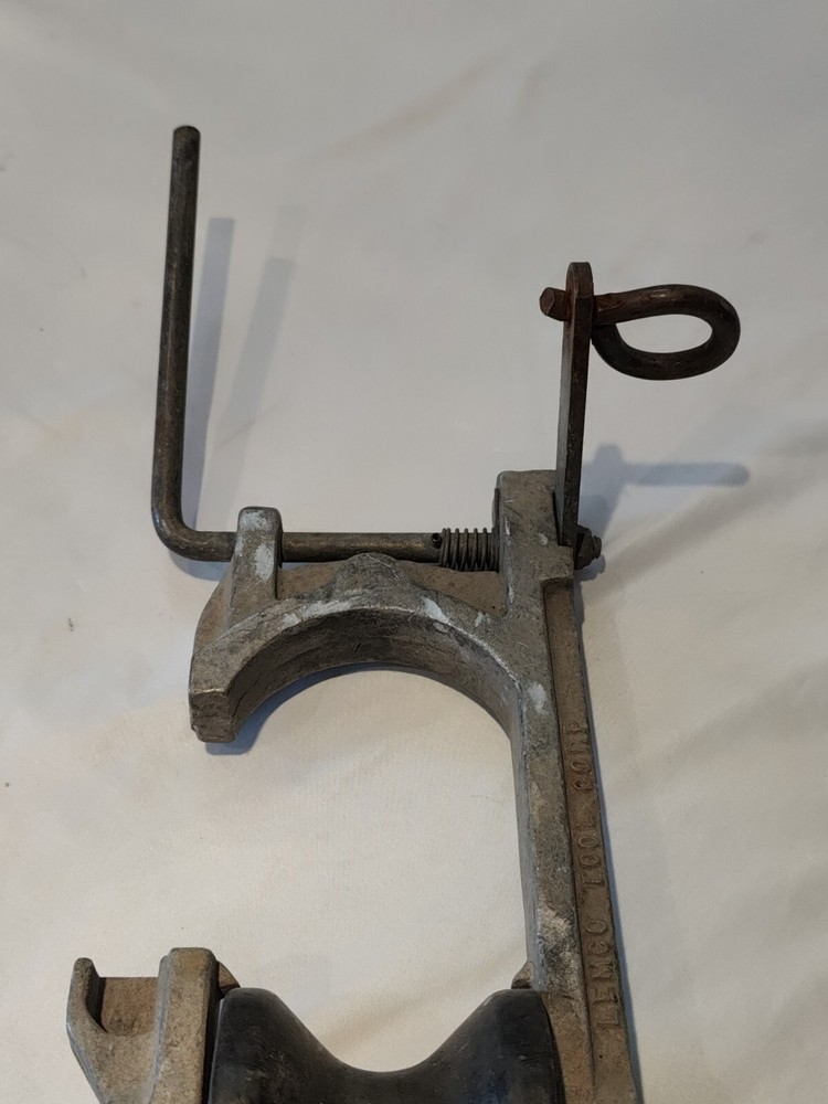 Lemco D-376A Spring Loaded Pulley Feeder Cable Roller Block