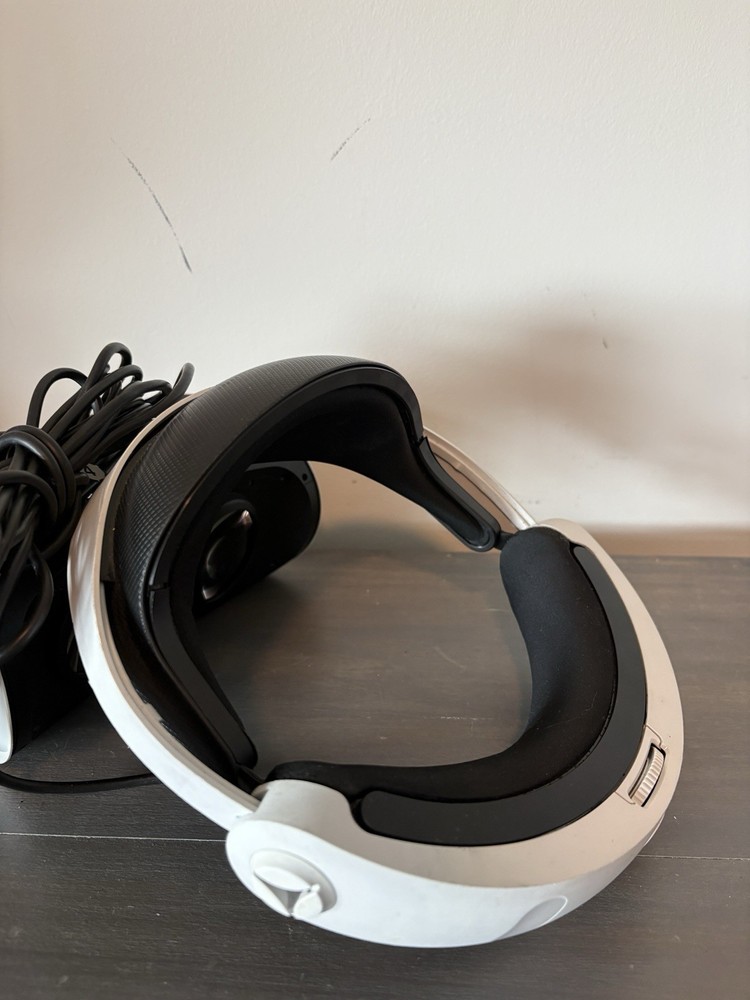 Sony PlayStation VR Headset Starter Pack -PSVR Version 2 Head/Proccessor