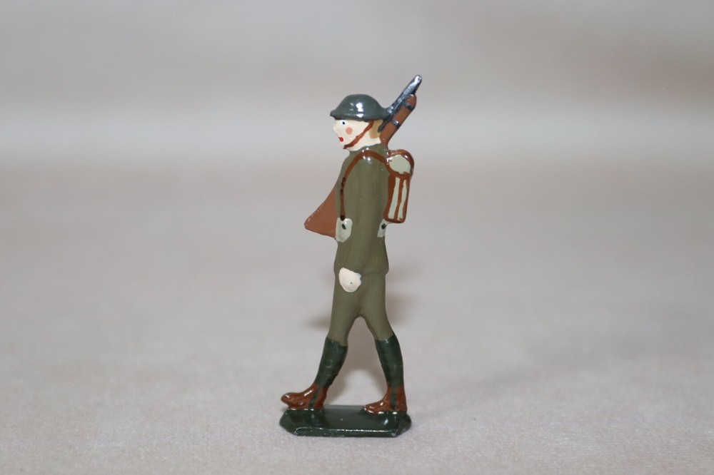 Lead Foreign Soldier Marching Figure ~ Modern