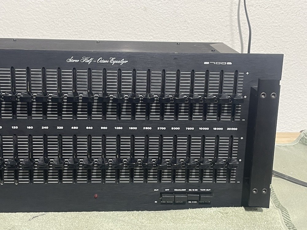 SAE 2700B Stereo Vintage EQ Half-Octave Equalizer