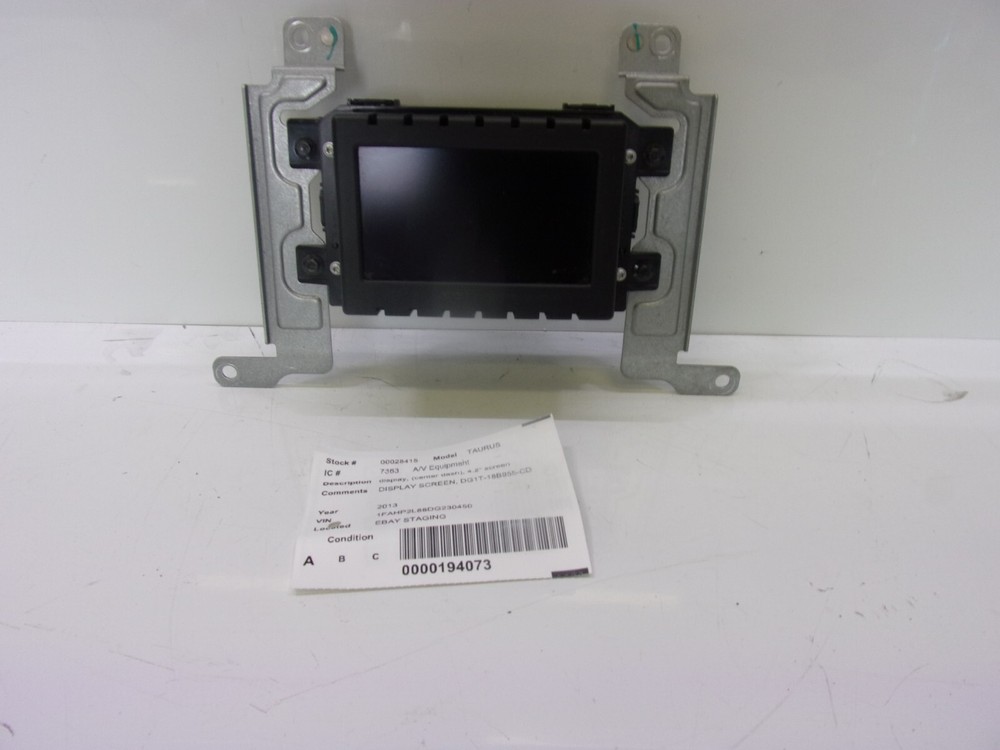 FORD TAURUS 2013 A/V Equipment display, (center dash), 4.2" screen