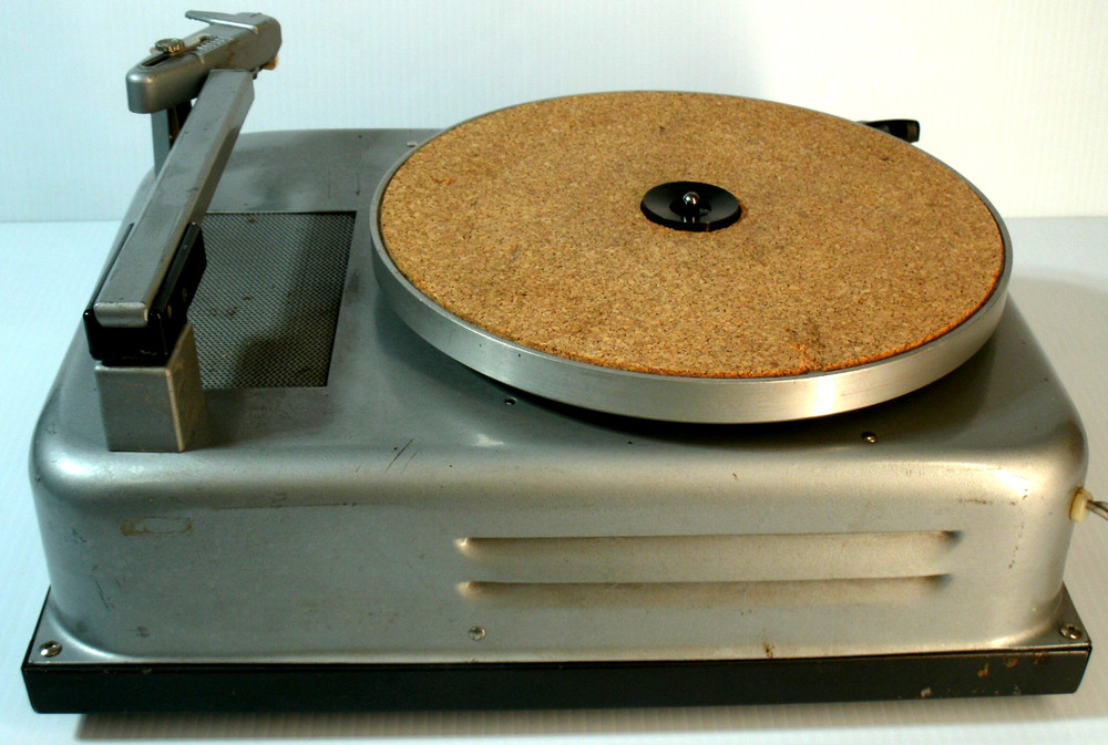 Vintage Turntable Califone Overture Phonograph Model 8V-7