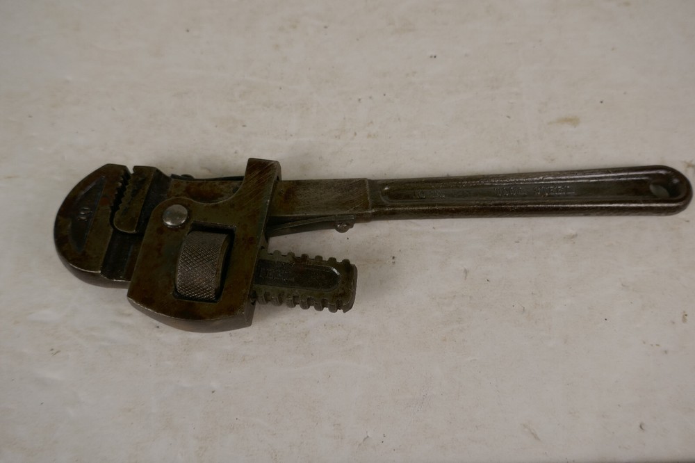 Vintage Dunlap 10” Adjustable Pipe Wrench Nice Condition
