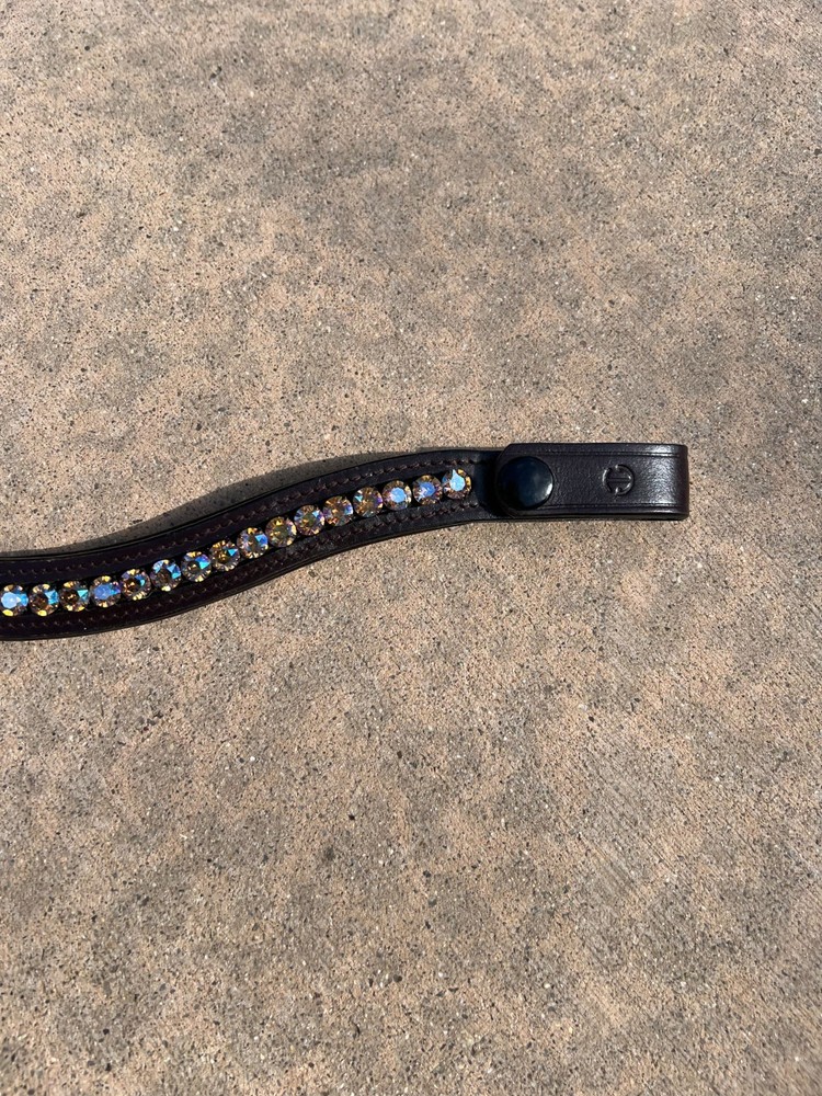 Brown leather browband w single crystal. Size FULL.