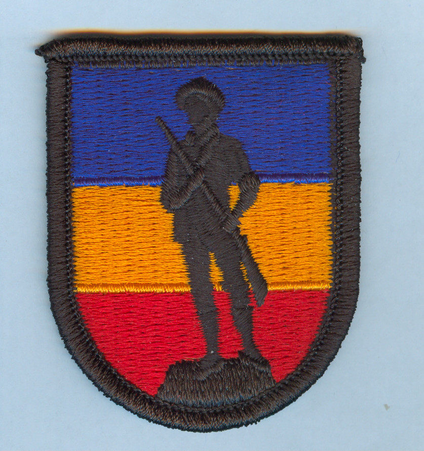 NEW ISSUE SSI:   NATIONAL GUARD / ARNG SCHOOLS SHOULDER PATCH .... MINT