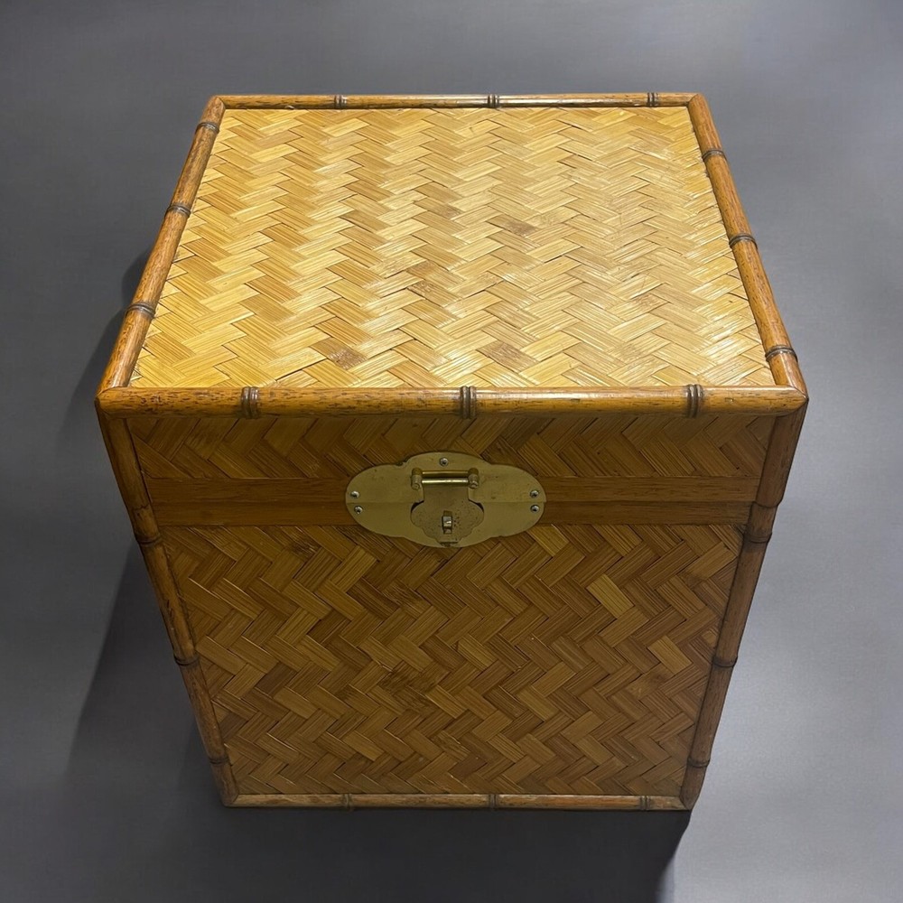 CHIC COASTAL RATTAN TRUNK/SIDE TABLE
