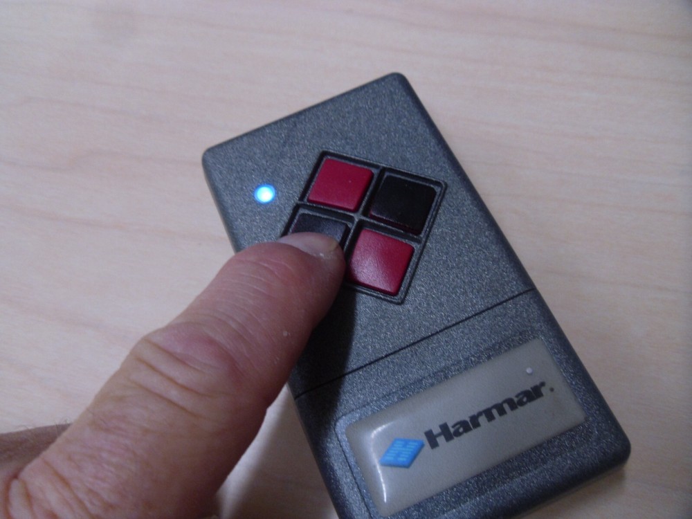 Harmar Lift Leader Remote Control 4 Buttons used untested S20-868A4L00 E5