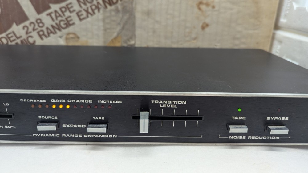 DBX 228 Recording Technology Series Dynamic Range Expander W Box Estate UNTESTED